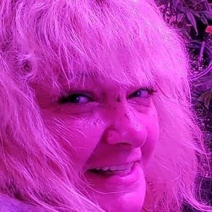 Meet your Posher, Paula